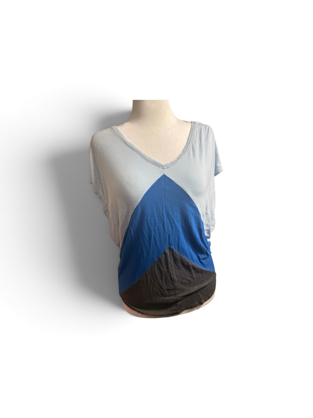 White House Black Market Light Blue and Royal Blue Colorblock V-Neck Tee size m